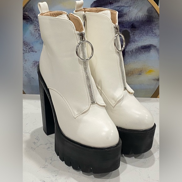 NWOT Lamoda Pure Freestyle Platform Boots White size 40/9 - Picture 5 of 14